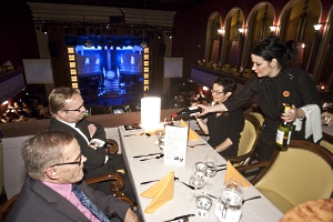 Illallinen yl&auml;kerrassa