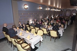 Illallinen l&auml;mpi&ouml;ss&auml;.