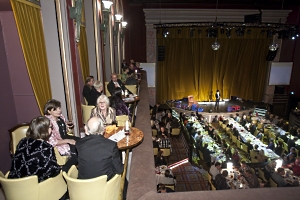 Aitiot ja n&auml;ytt&auml;m&ouml;